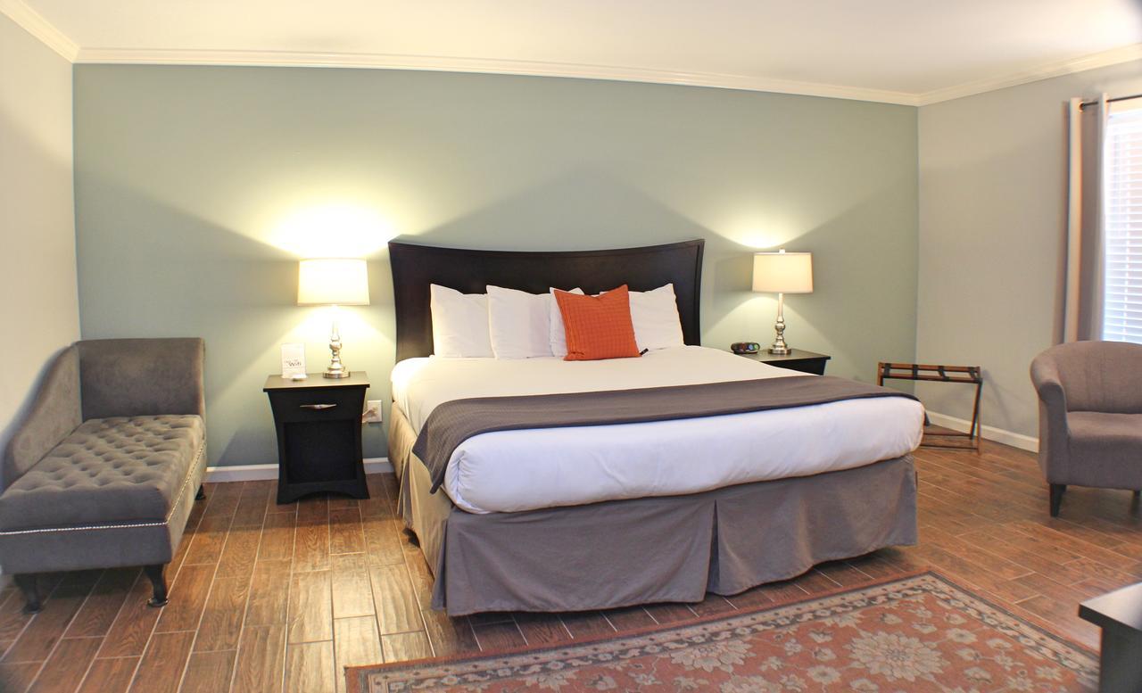 The Dahlonega Square Hotel & Villas Экстерьер фото