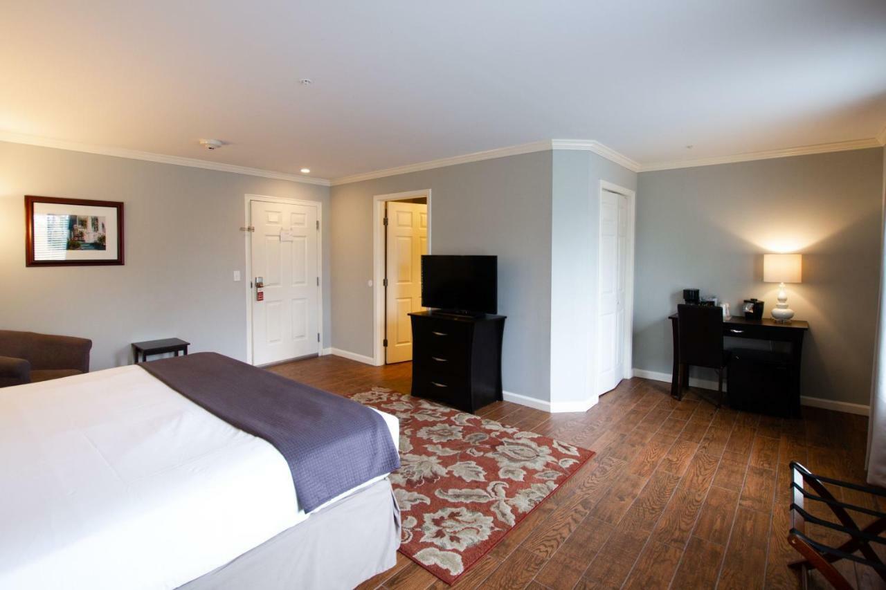The Dahlonega Square Hotel & Villas Экстерьер фото